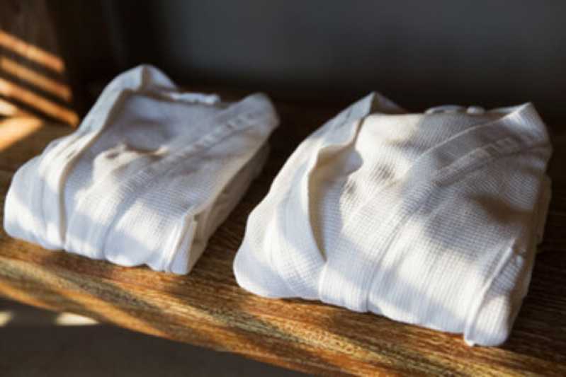 Lavagem de Roupão de Banho Feminino Barra Bonita - Lavagem de Roupão Branco